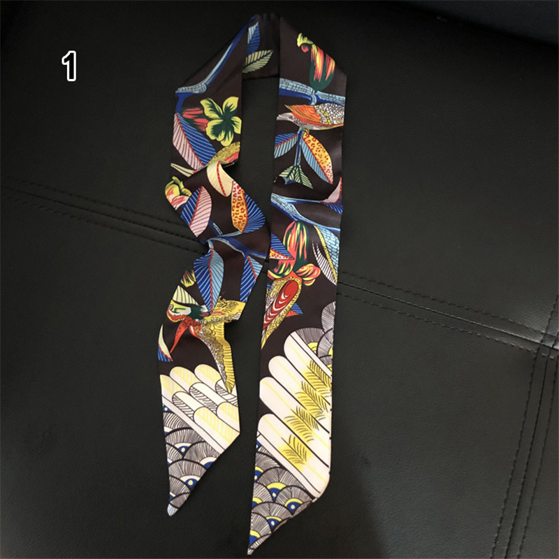 Luxury Brand Hummingbird Print - Ascot Neck Scarf 评论和价格